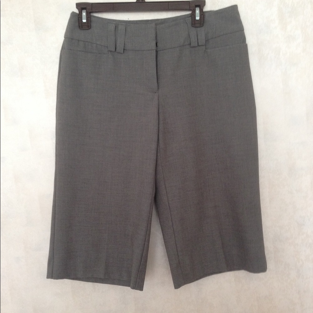Gray capris